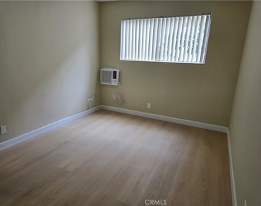 1216 N Formosa - Photo Thumbnail 7