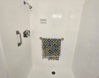 1216 N Formosa - Photo Thumbnail 8