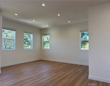 4121 Lafayette Place - Photo Thumbnail 5