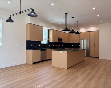 4121 Lafayette Place - Photo Thumbnail 3