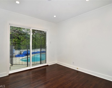 5352 Geyser Avenue - Photo Thumbnail 12