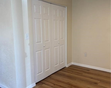 11725 Brussels Avenue - Photo Thumbnail 6