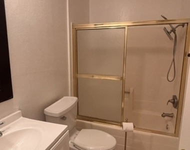 18530 Hatteras Street - Photo Thumbnail 4
