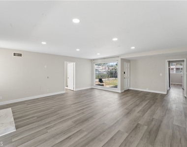 16550 Kalisher Street - Photo Thumbnail 5