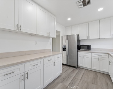 16550 Kalisher Street - Photo Thumbnail 12