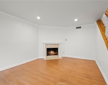 18411 Hatteras Street - Photo Thumbnail 1