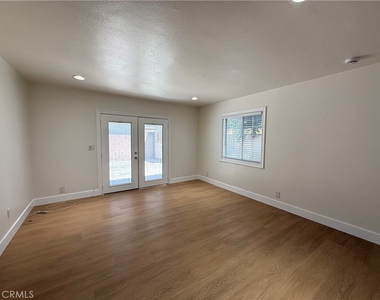 10556 El Dorado Avenue - Photo Thumbnail 2