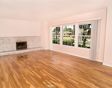 16816 Septo Street - Photo Thumbnail 4