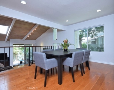 11856 Moorpark Street - Photo Thumbnail 12