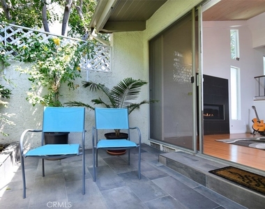 11856 Moorpark Street - Photo Thumbnail 9
