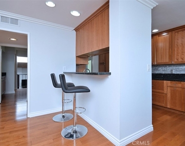 11856 Moorpark Street - Photo Thumbnail 18