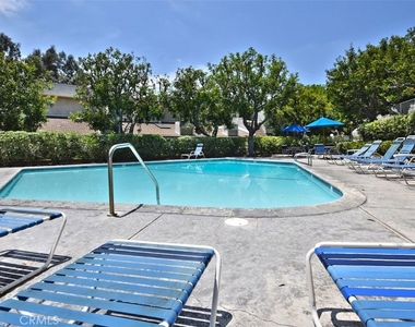 11856 Moorpark Street - Photo Thumbnail 42