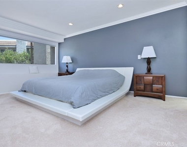 11856 Moorpark Street - Photo Thumbnail 29