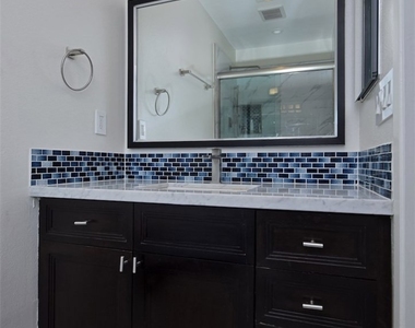 11856 Moorpark Street - Photo Thumbnail 27