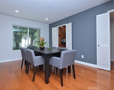 11856 Moorpark Street - Photo Thumbnail 13