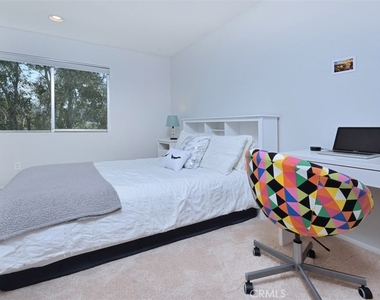 11856 Moorpark Street - Photo Thumbnail 23