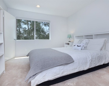 11856 Moorpark Street - Photo Thumbnail 24