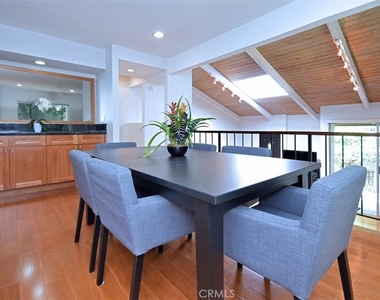 11856 Moorpark Street - Photo Thumbnail 14