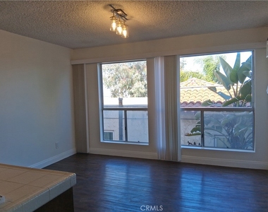 1184 W 11th Street - Photo Thumbnail 1