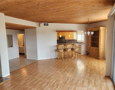 31 Highland - Photo Thumbnail 2