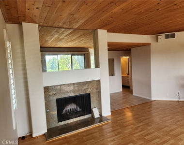 31 Highland - Photo Thumbnail 3