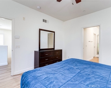 15220 Cambridge - Photo Thumbnail 18