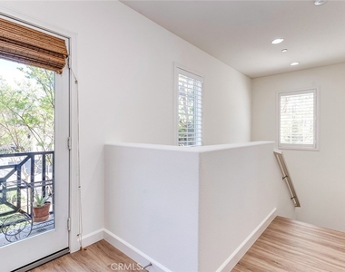 15220 Cambridge - Photo Thumbnail 14