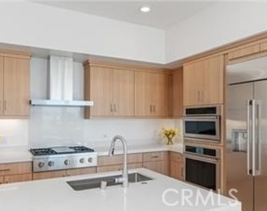 1601 Rivington - Photo Thumbnail 6