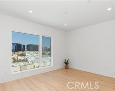 1601 Rivington - Photo Thumbnail 10