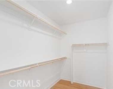 1601 Rivington - Photo Thumbnail 11