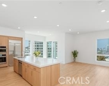 1601 Rivington - Photo Thumbnail 4