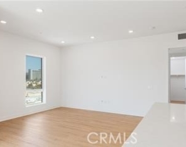 1601 Rivington - Photo Thumbnail 14