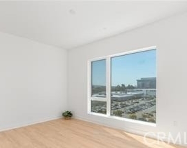 1601 Rivington - Photo Thumbnail 13