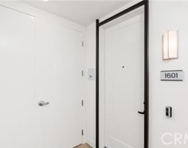 1601 Rivington - Photo Thumbnail 3