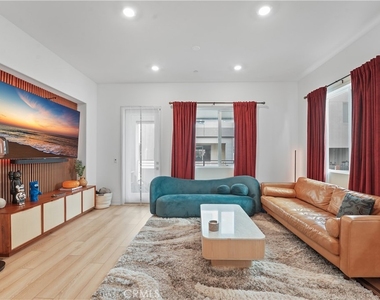 1874 S Westside Drive - Photo Thumbnail 11