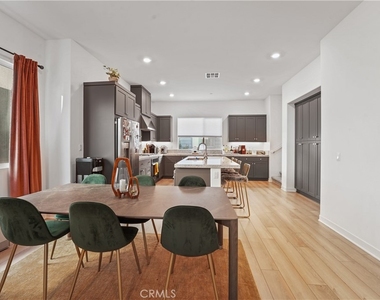 1874 S Westside Drive - Photo Thumbnail 16
