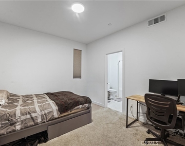 1874 S Westside Drive - Photo Thumbnail 5