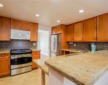 431 Cranston Court - Photo Thumbnail 8