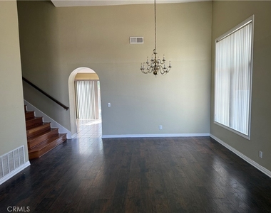 828 Greenwich Court - Photo Thumbnail 4