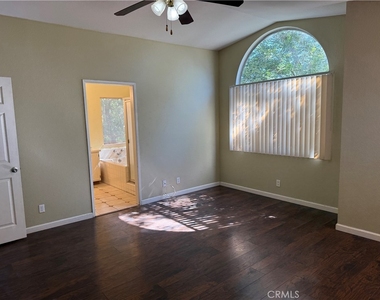 828 Greenwich Court - Photo Thumbnail 11