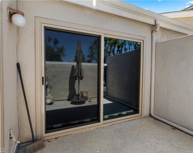 1532 Windsor - Photo Thumbnail 24