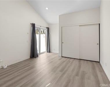 1532 Windsor - Photo Thumbnail 17