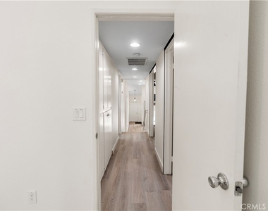 1532 Windsor - Photo Thumbnail 22