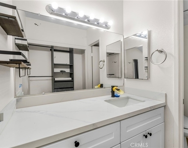 1532 Windsor - Photo Thumbnail 19