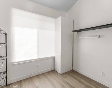 1532 Windsor - Photo Thumbnail 9
