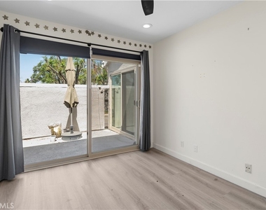 1532 Windsor - Photo Thumbnail 16