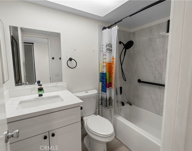1532 Windsor - Photo Thumbnail 14