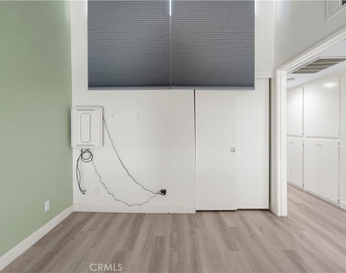 1532 Windsor - Photo Thumbnail 13