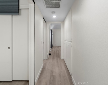 1532 Windsor - Photo Thumbnail 11
