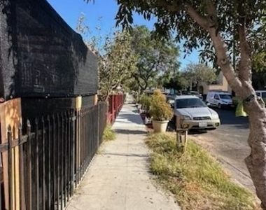 1470 B Henderson - Photo Thumbnail 8